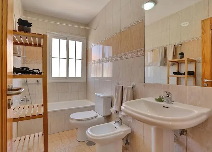 Sunnyland Pescadores アパート