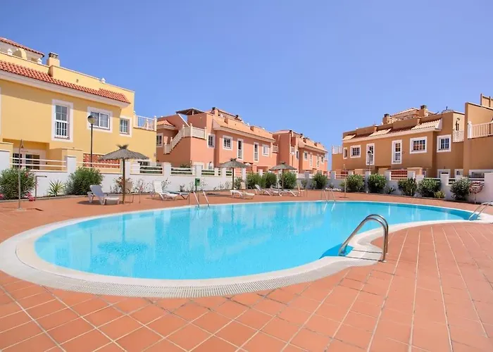 Sunnyland Pescadores アパート