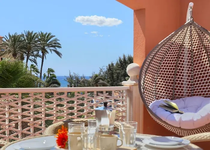 Sunnyland Pescadores アパート