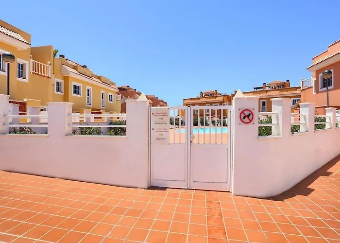 Sunnyland Pescadores Apartament *